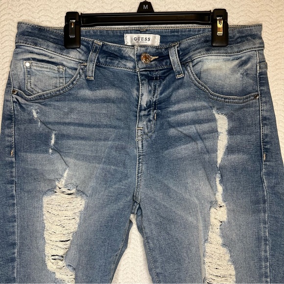 guess / distressed light wash bermuda jean shorts size 28 - Picture 2 of 8